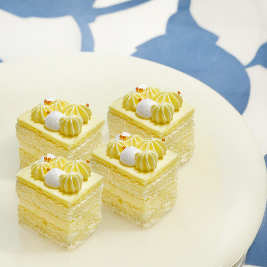 Mini Passion and Lemon Mousse Cake (72pcs)
